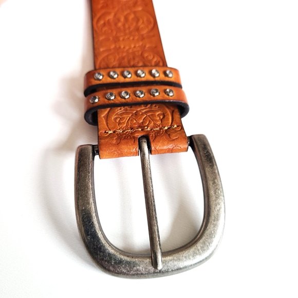 Vegan tooled leather belt. - Picture 3 of 4